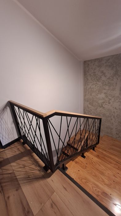 Balustrady wewnętrzne lakierowane proszkowo