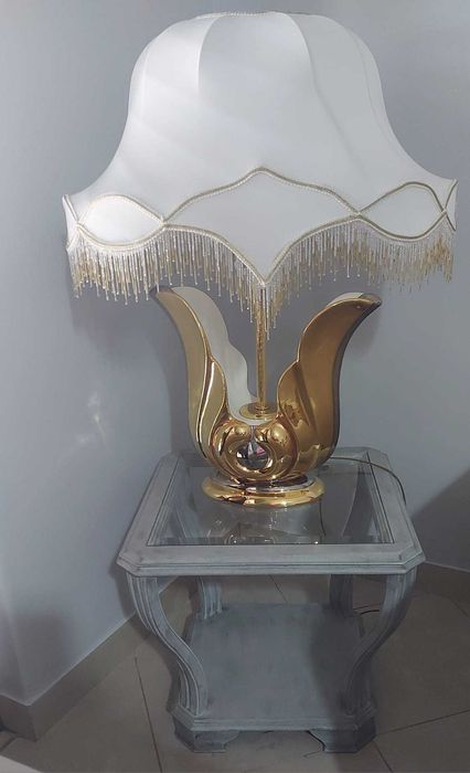 Mesa auxiliar | Mesa de centro e candeeiro