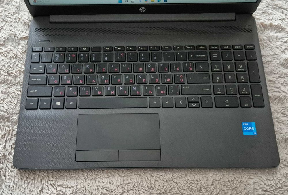Ноутбук HP 250 G8 4L1Q8UT Intel i5-1135G7 15.6" FHD IPS 16Gb 256Gb SSD