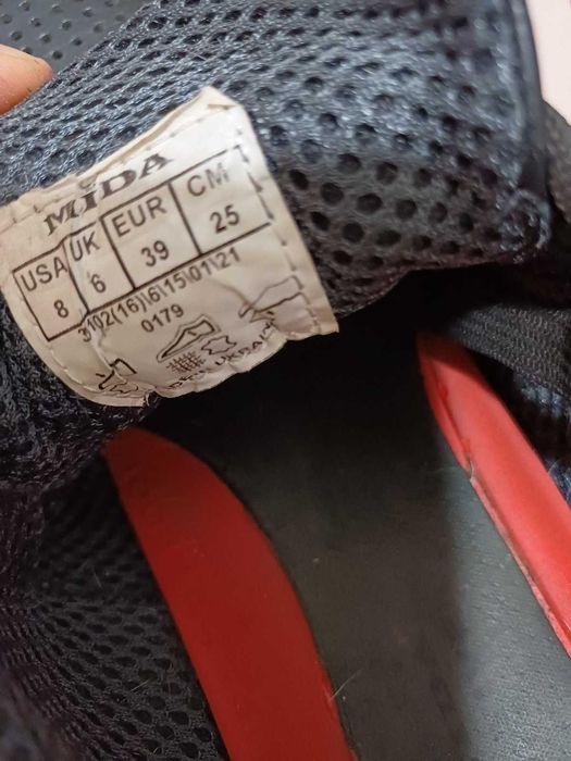 Продам кросівки Мida