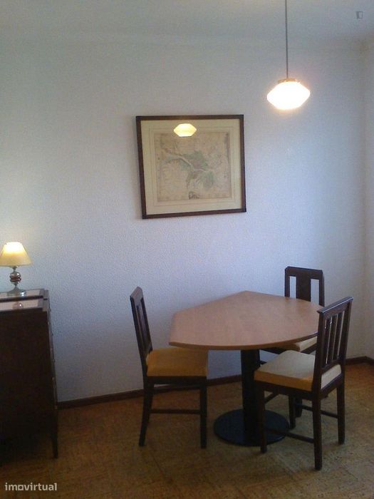 Estúdio - localizado em Santo Ildefonso Porto