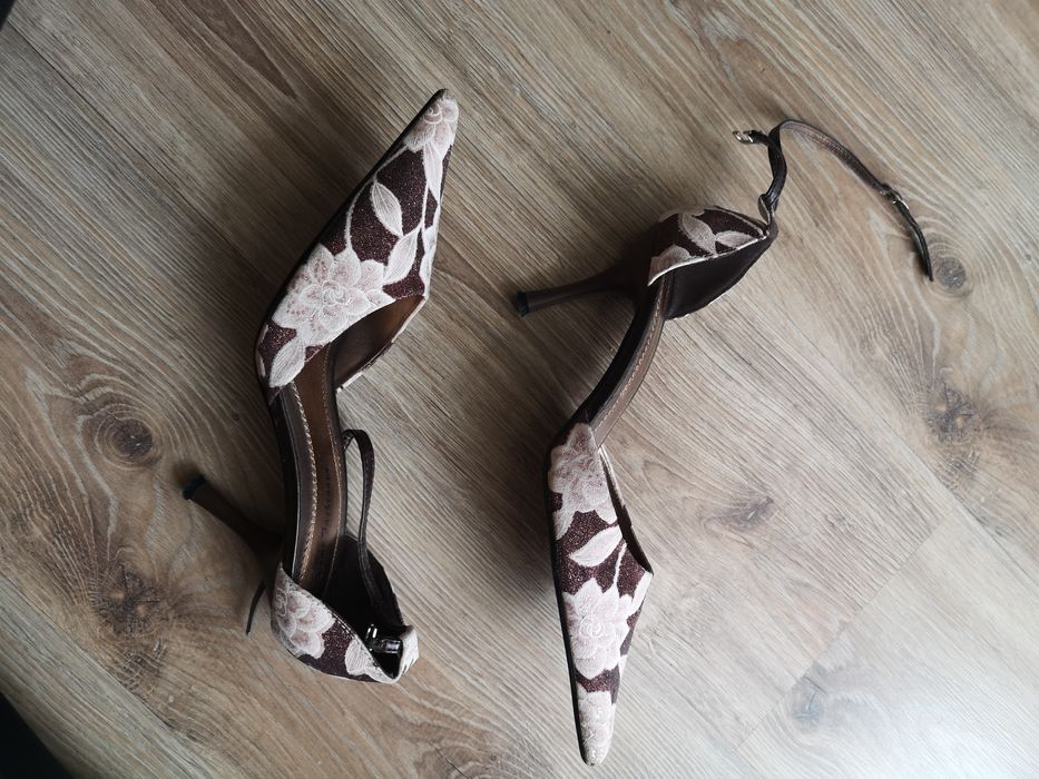 Buty na obcasie 38