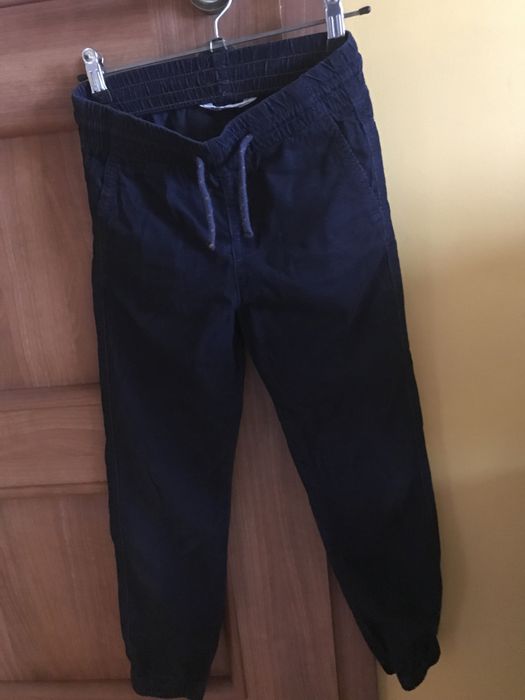 Sztruksy granatowe chłopięce jak nowe 134 joggery h&m
