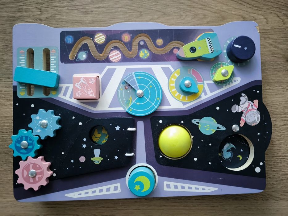 Tabuleiro de Atividades Montessori Espaço Playtive em Madeira