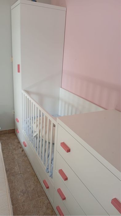 Jogo de quarto bebe menina semi-novo