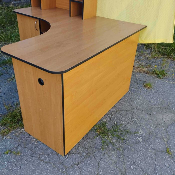 Стіл комп'ютерний кутовий