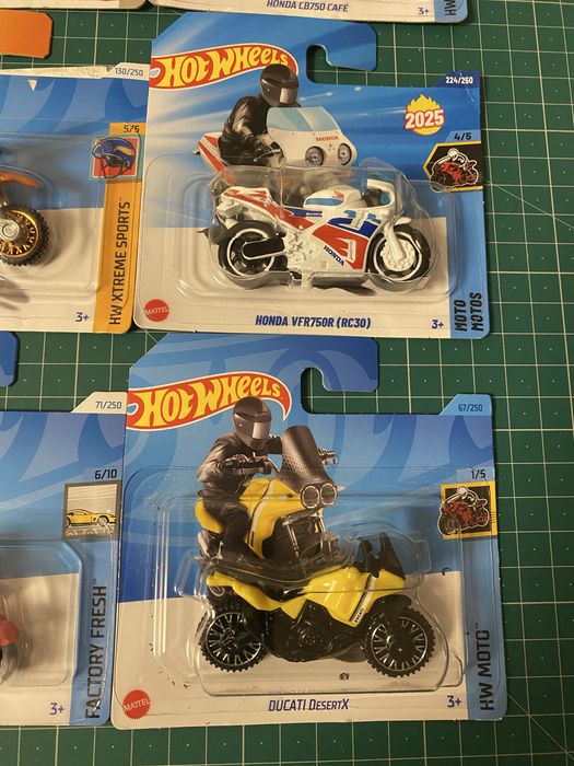 Hot Wheels lote motas