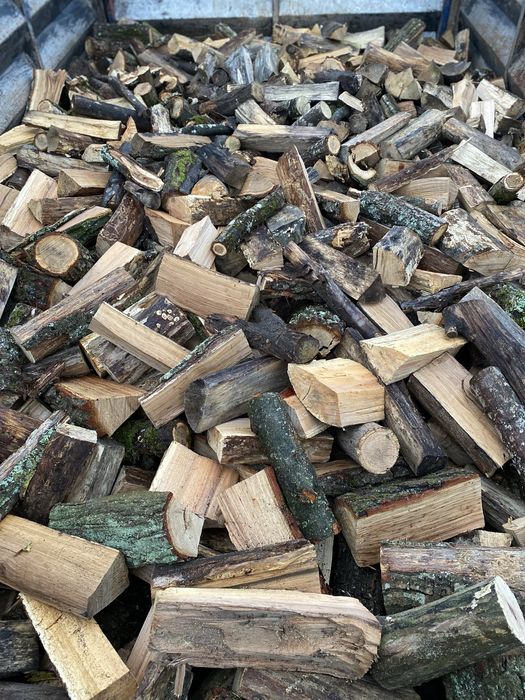 Продаю дрова,метрові,чурки,рубані