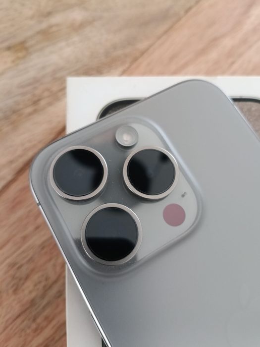 Iphone 15 pro excelente estado