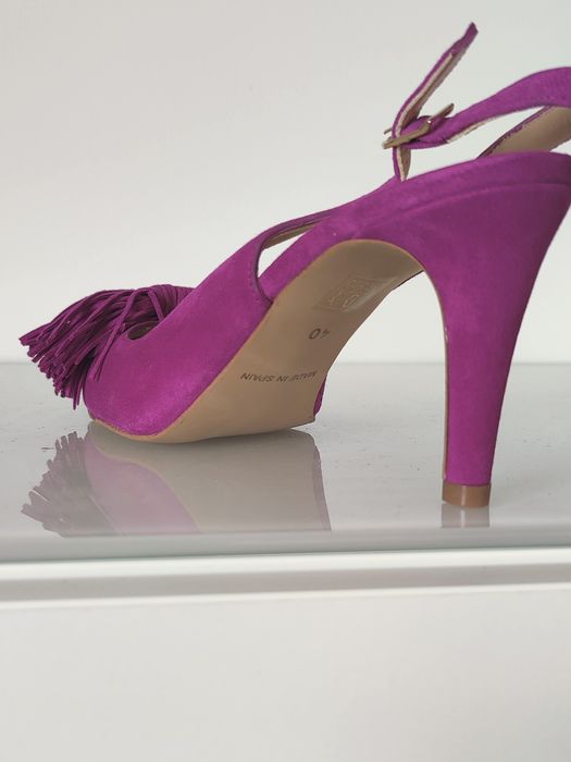 Salto alto novo -  roxo em camurça.