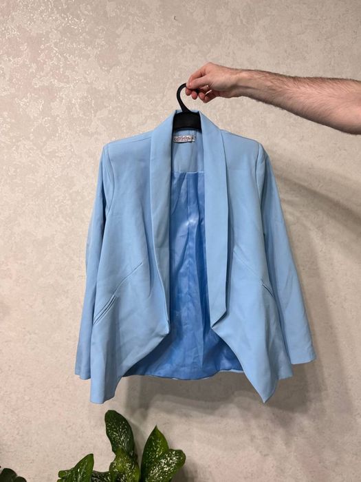 Блакитний жіночий піджак