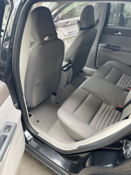 Volvo v50 2008 рік  Base