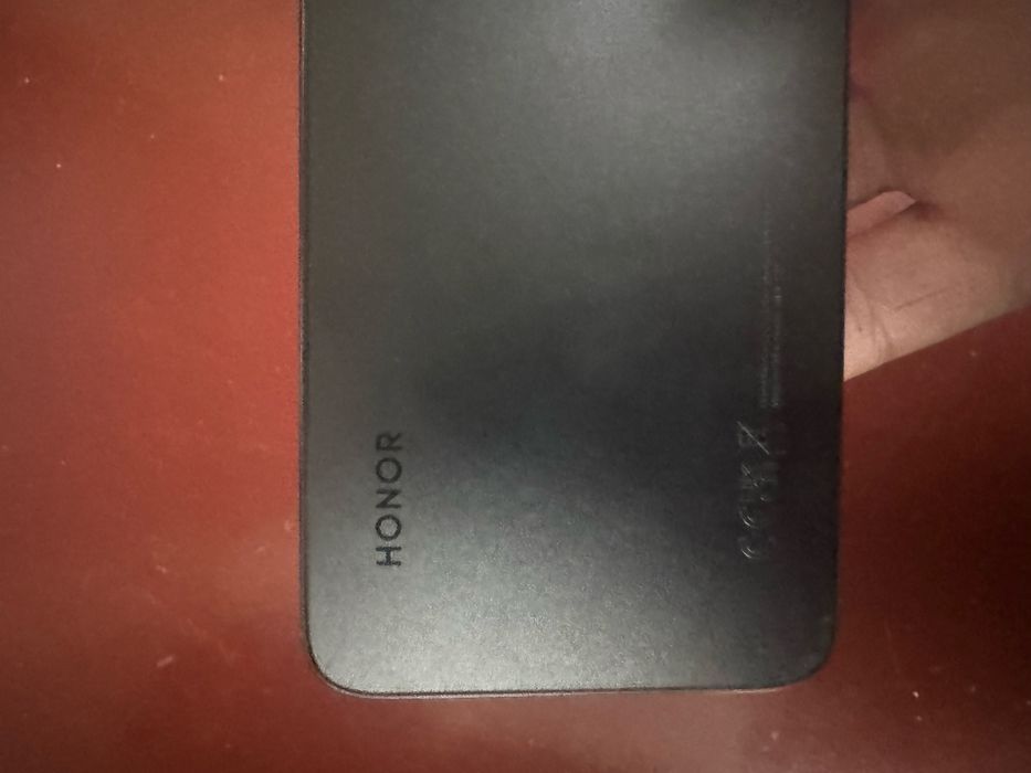 Honor майже новий але побили екран