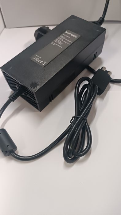 Carregador, Adaptador e Transformador de Corrente para XBOX ONE 220W