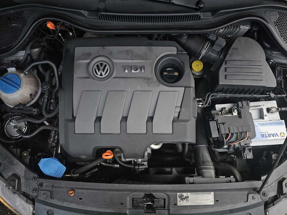 VW Polo 1.6 TDI Confortline (2010) – Nacional