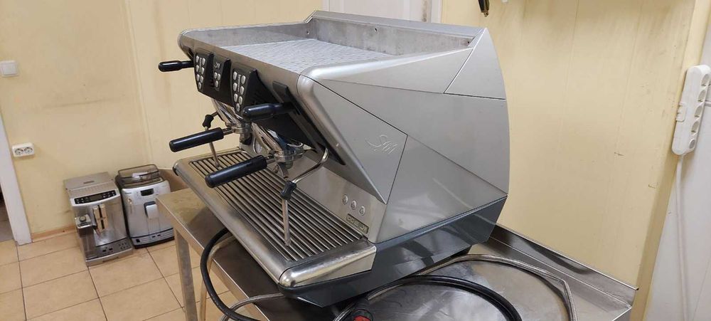 Кавомашина професійна La San Marco 100 E