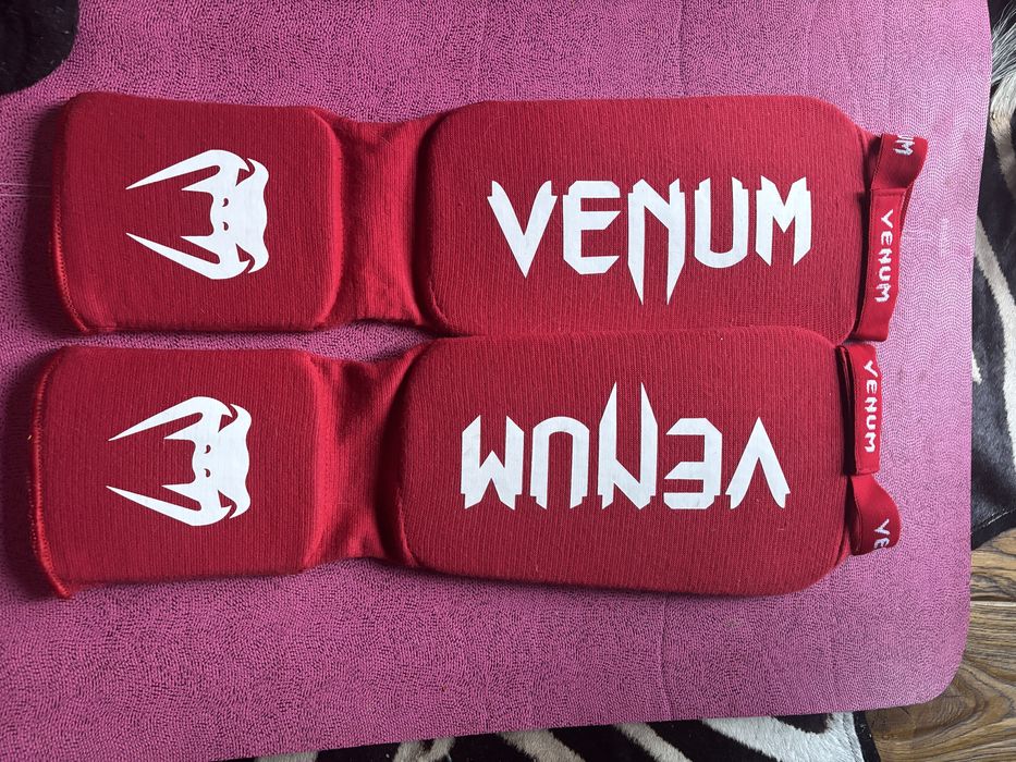 Ochraniacze na piszczele Venum