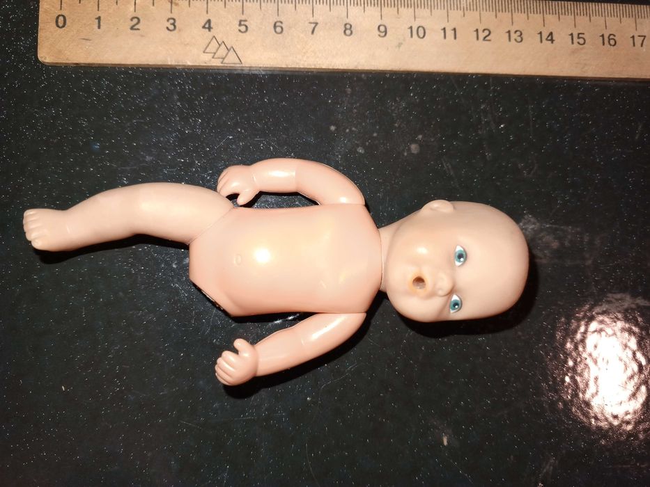 Пупс (кукла) на запчасти.