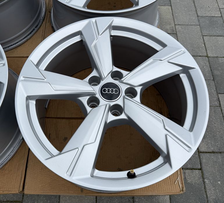 Oryginalne felgi Audi 18” A4 A5 A6 Q5 5x112 ET39 4K0 s-line