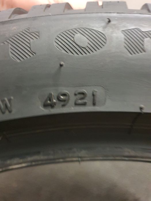 215/50R18 Firestone WinterHawk 4