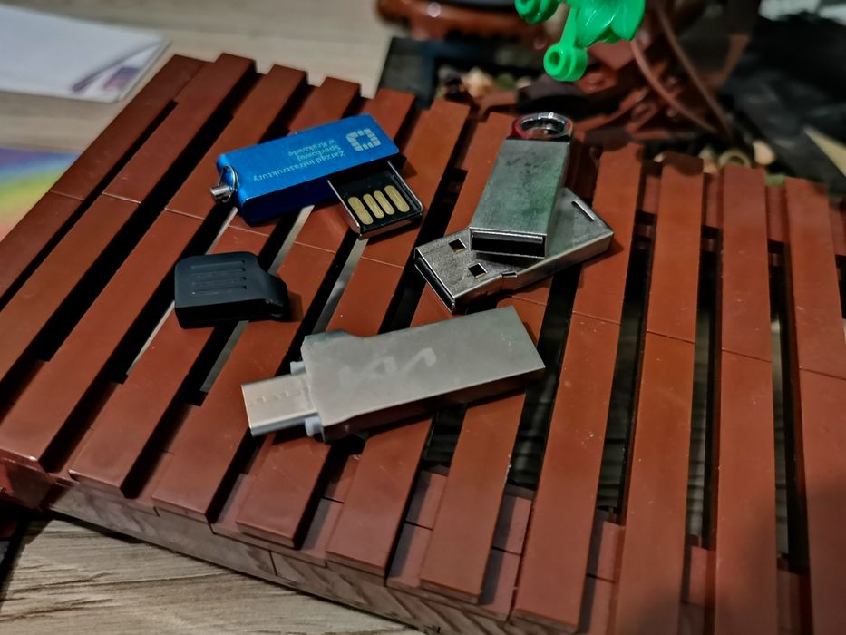 Pakiet metalowych pendrive 16GB