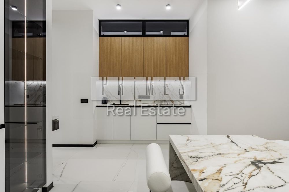 Продаж 3к квартири 106м2 Ярославів Град Бульварно-Кудрявська 15А центр