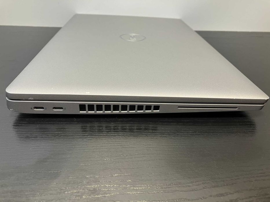 Dell Precision 3560 15,6" IPS i7-1185G7, T500i 2Gb, 32 DDR4, Win11