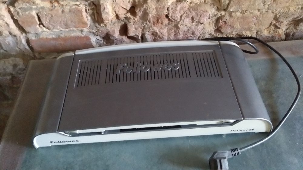Termo bindownica Fellowes Helios 30 , stan bardzo dobry , zamienię