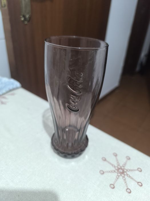 Copos de várias marcas Sagres, Coca-Cola, Compal