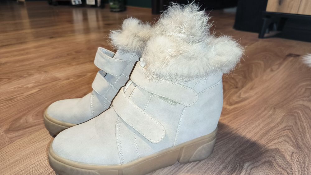 Botki damskie na koturnie rozm 38