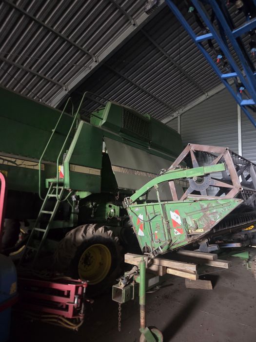 Kombajn zbożowy John deere 2064