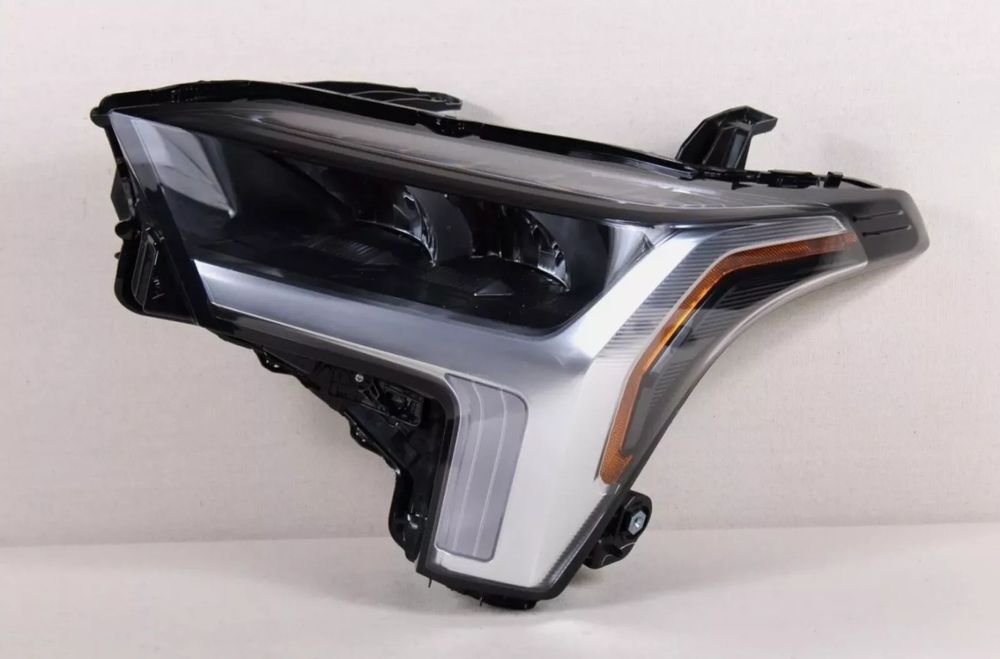 Продам комплект фар Toyota Sequoia/Tundra 2022 - 2025