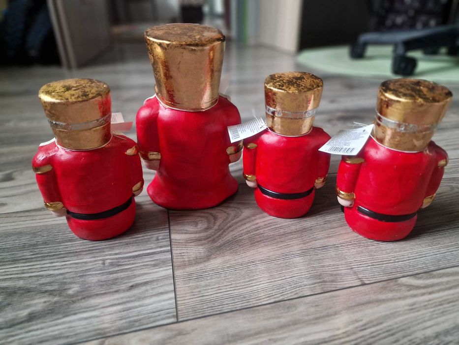 Dziadek do orzechów figurka bożonarodzeniowa mikołaj ceramiczna