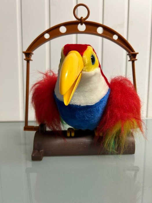 Brinquedo papagaio que repete