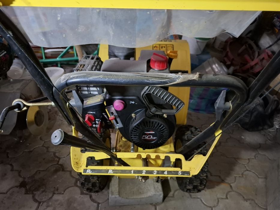 Снегоуборочная машина Керхер