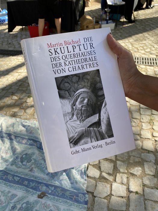 Die Skulptur des Querhauses der Kathedrale von Chartres