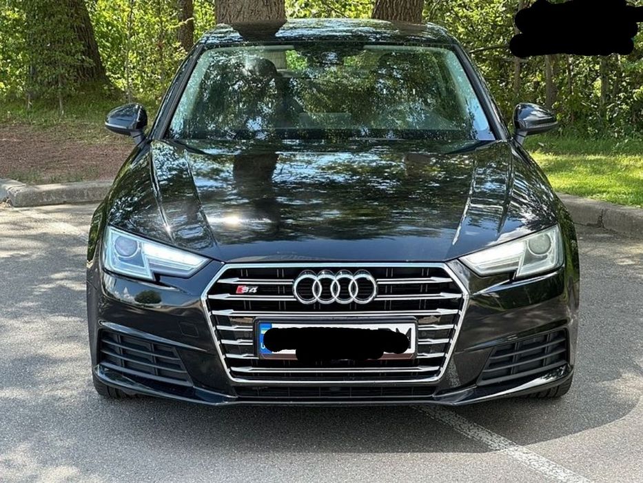 Audi A4b9 2.0d 2016