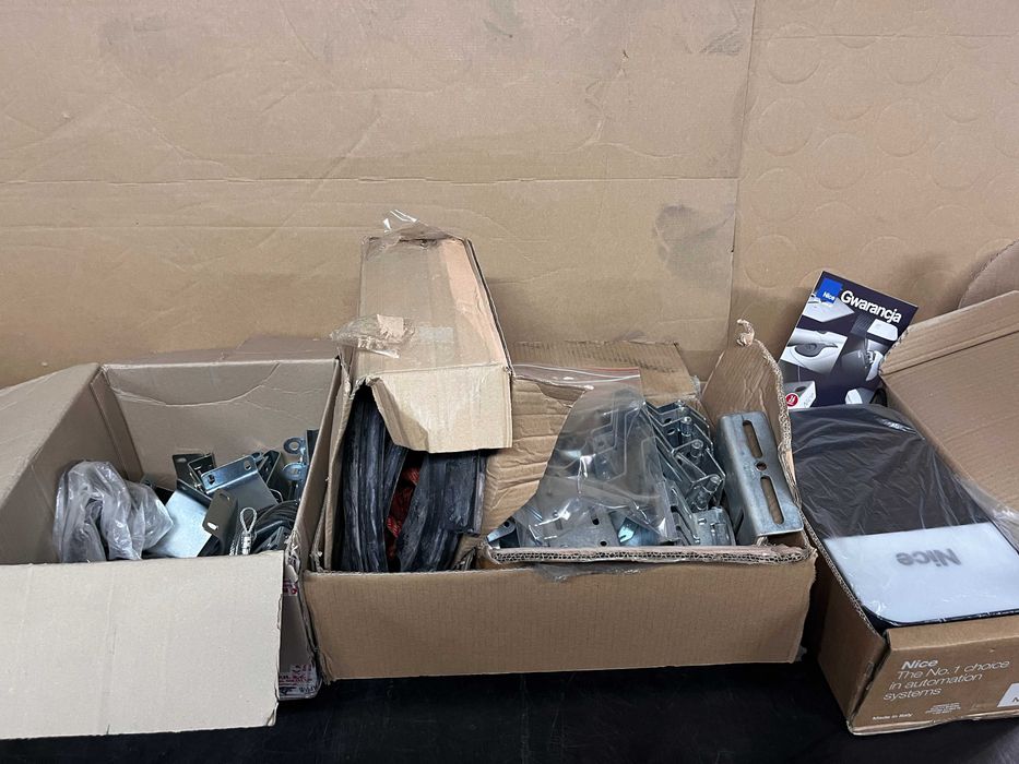 NOWA Brama garażowa BIG TOR ISO 40G 2400x2030 segment z napędem ORZECH