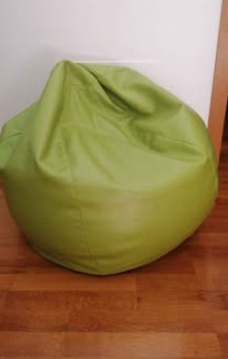 Puff pêra verde em pele