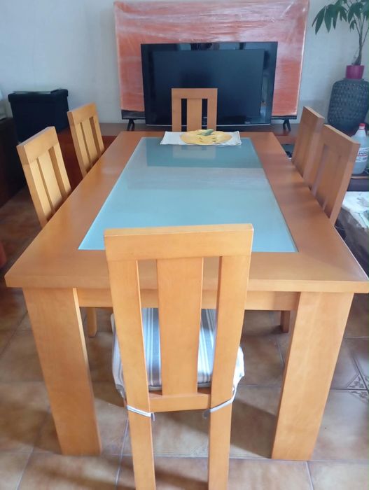 Conjunto de 6 cadeiras + mesa de jantar