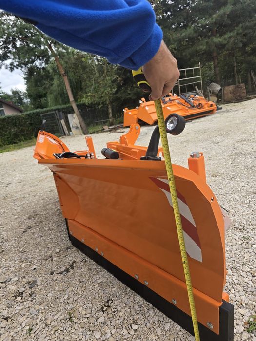 Solidny pług składany do śniegu strzałka VOLANT 3.2 m