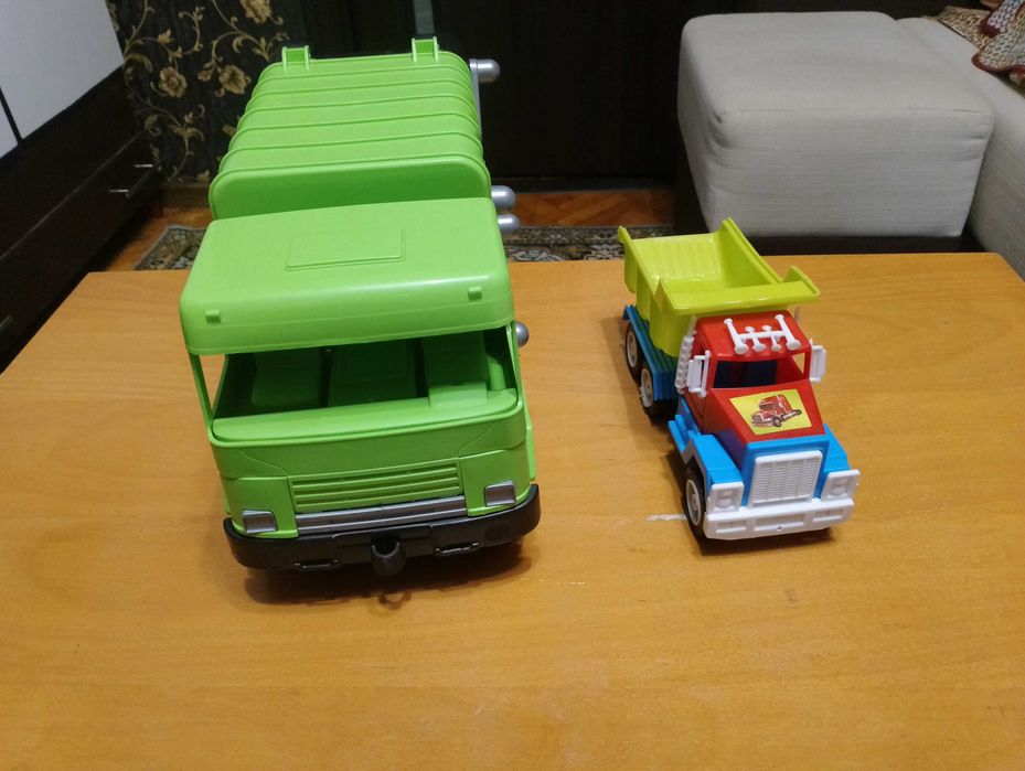 Детские игрушки машинки