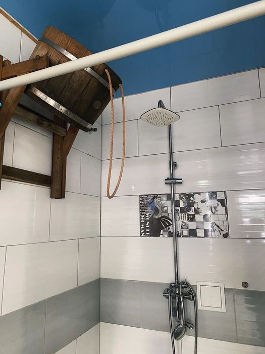 Баня  з басейном, холодною бочкою та великою кімнатою відпочинку