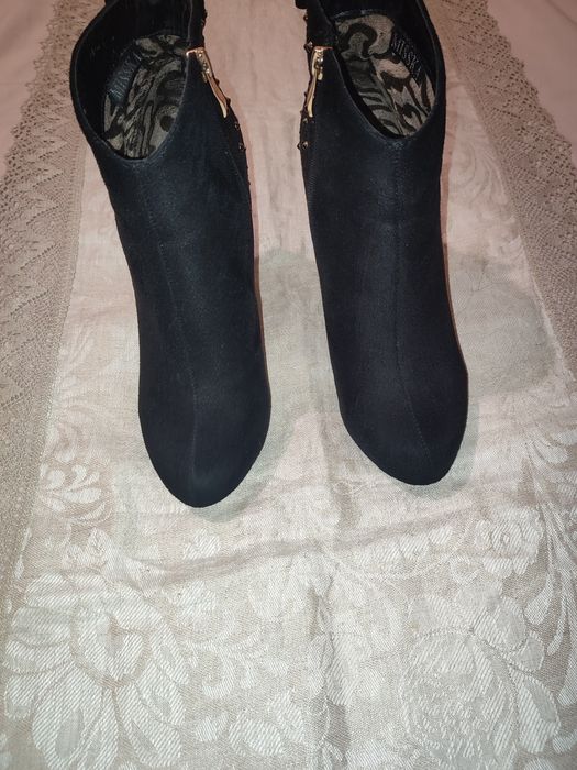 Ботильйони замшеві.