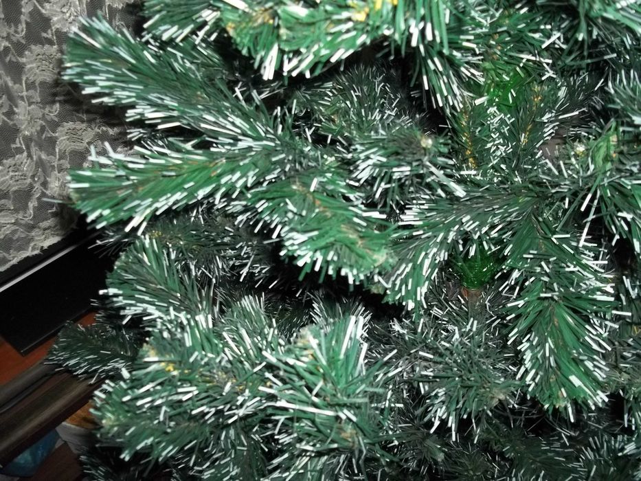 елка на новый год новая