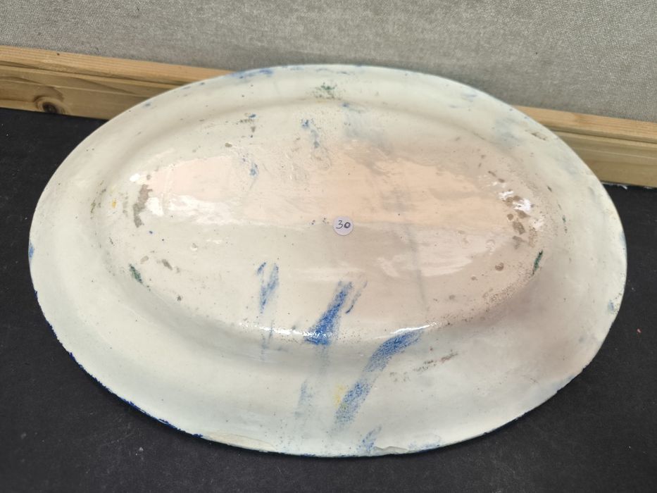 Travessa antiga, círculos coloridos