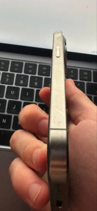 Sprzedam Iphone 15 pro 128 GB, 81%