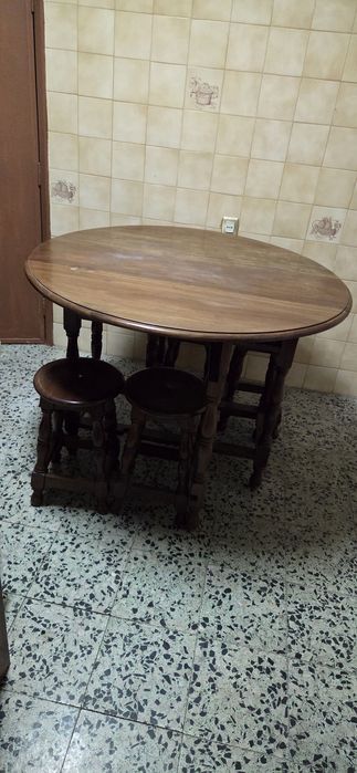 Mesa de jantar redonda