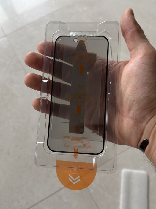 szkło hartowane do iPhone 15 pro- nowe z ramką do montażu