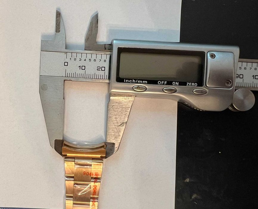 Bransoleta do zegarka Rolex Oyster wykonana jest ze stali 904L